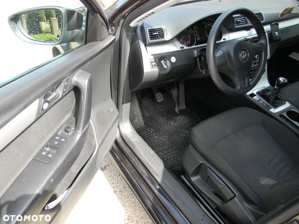 Volkswagen Passat 2.0 TDI 4Motion BlueMotion Technol Comfortline - 14