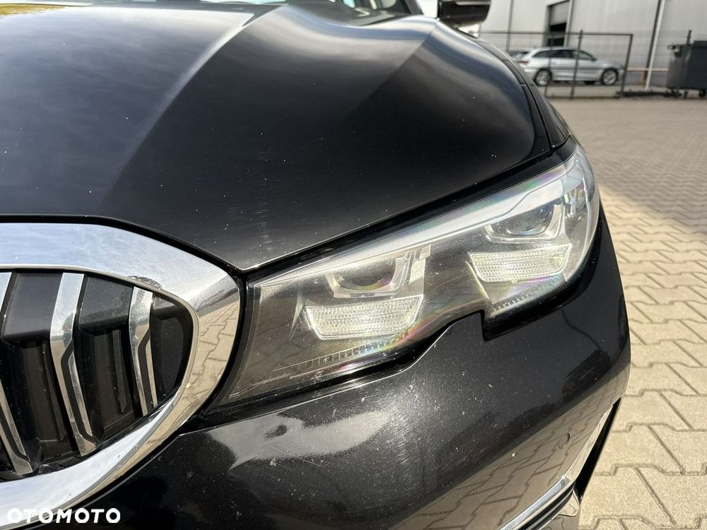 BMW Seria 3 320d MHEV Luxury Line - 9