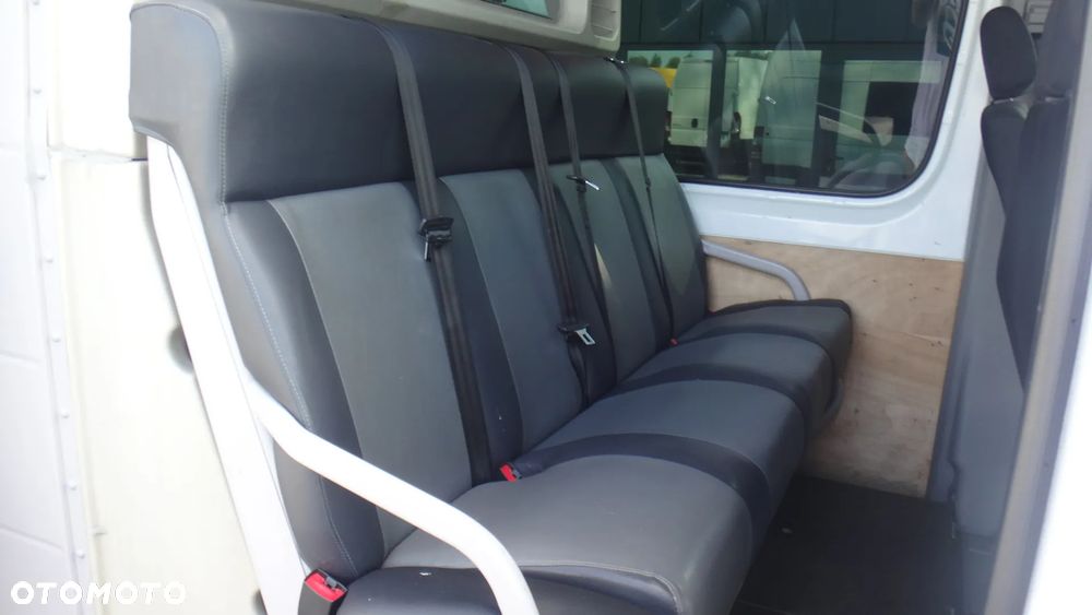 Mercedes-Benz Sprinter - 11