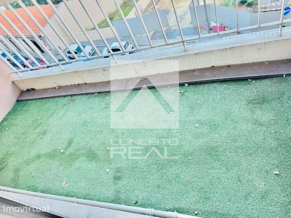 Escritório em frente a estação de metro - Câmara de Gaia - Grande imagem: 5/30