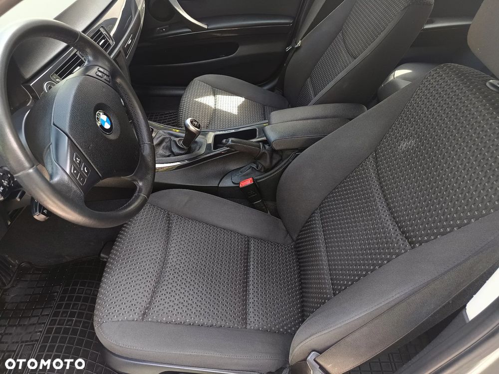 BMW Seria 3 318d DPF Edition Lifestyle - 23