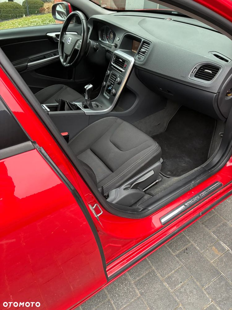 Volvo V60 D4 Drive-E Kinetic - 25