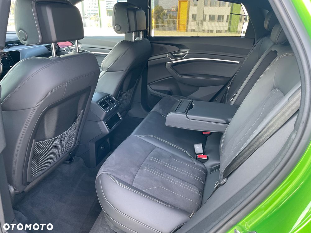 Audi Q8 Sportback e-tron - 25