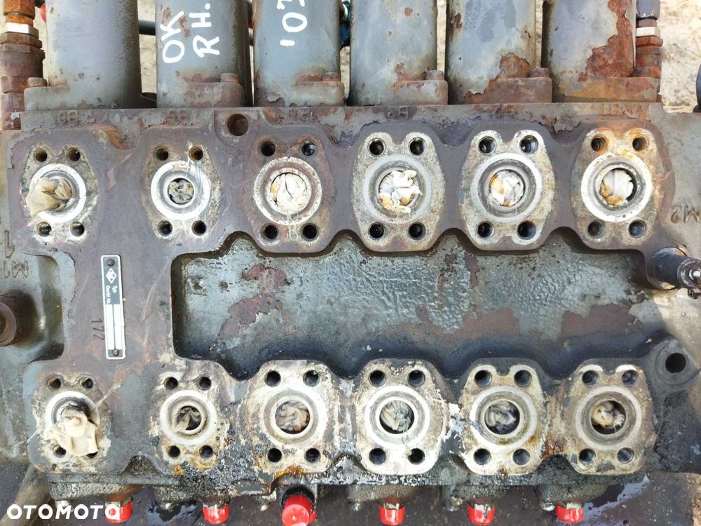 Koparka O&K - rozdzielacz hydrauliczny - 1