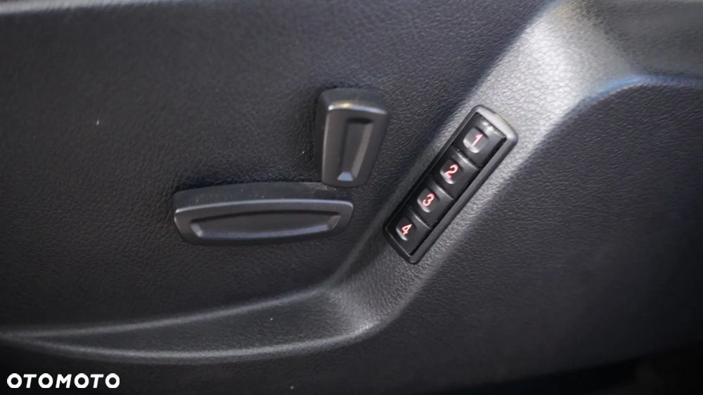 Ford S-Max 1.6 TDCi DPF Titanium - 24