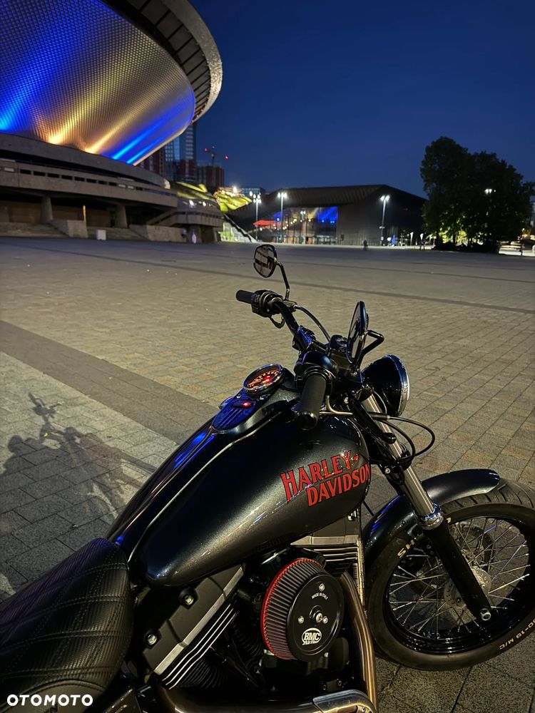 Harley-Davidson Dyna Street Bob - 10