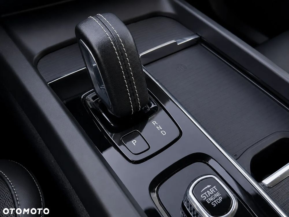 Volvo XC 60 B4 D Ultimate Dark - 23