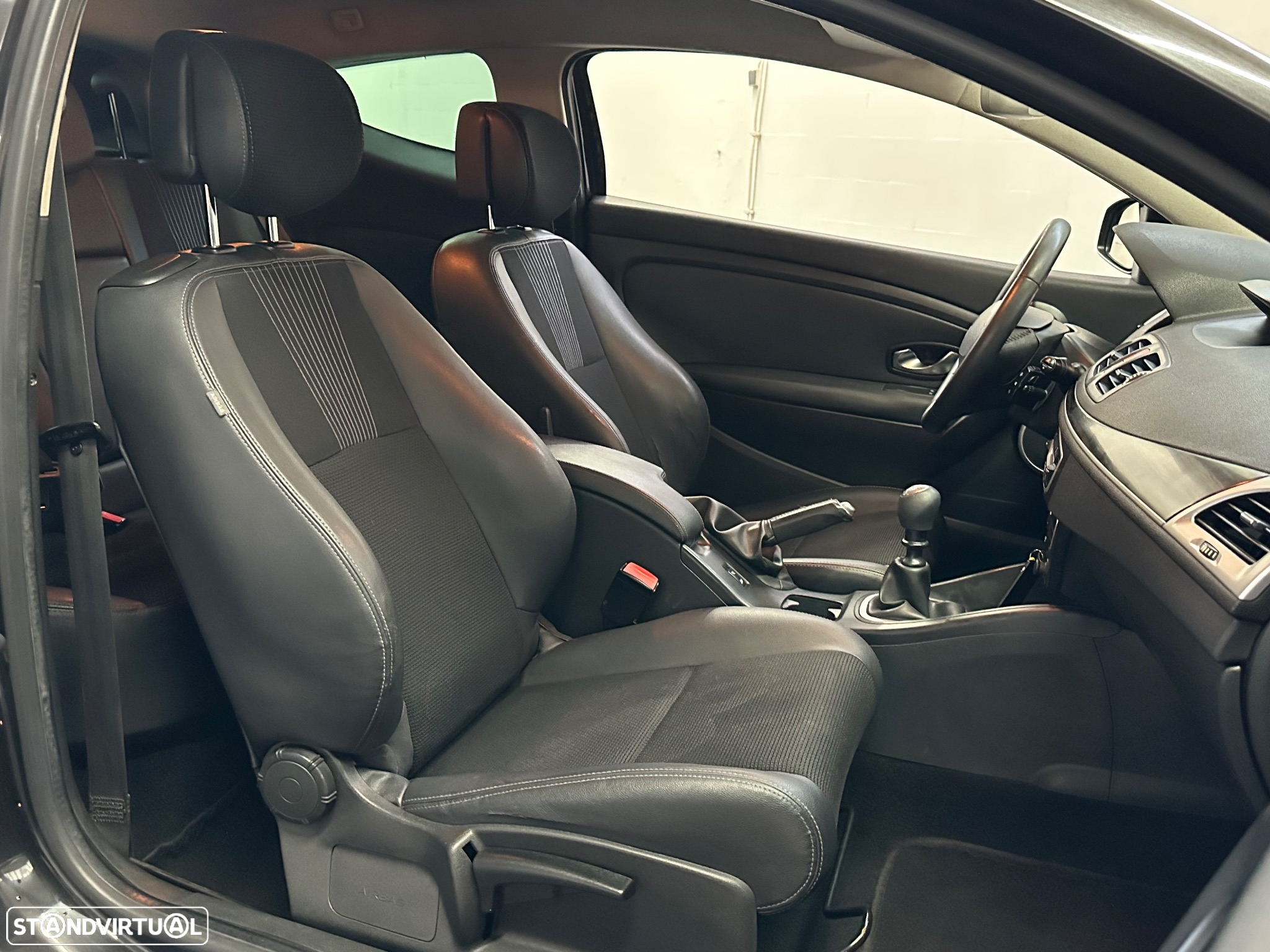 Renault Mégane Coupe 1.5 dCi Dynamique S - 10