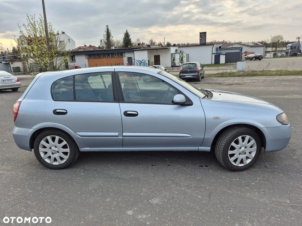 Nissan Almera 1.5 acenta PLUS - 2