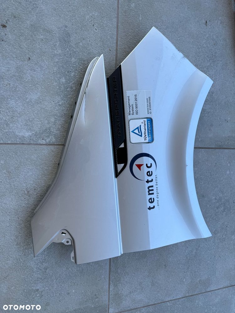 Błotnik prawy przedni VW T6.1 7LA821106