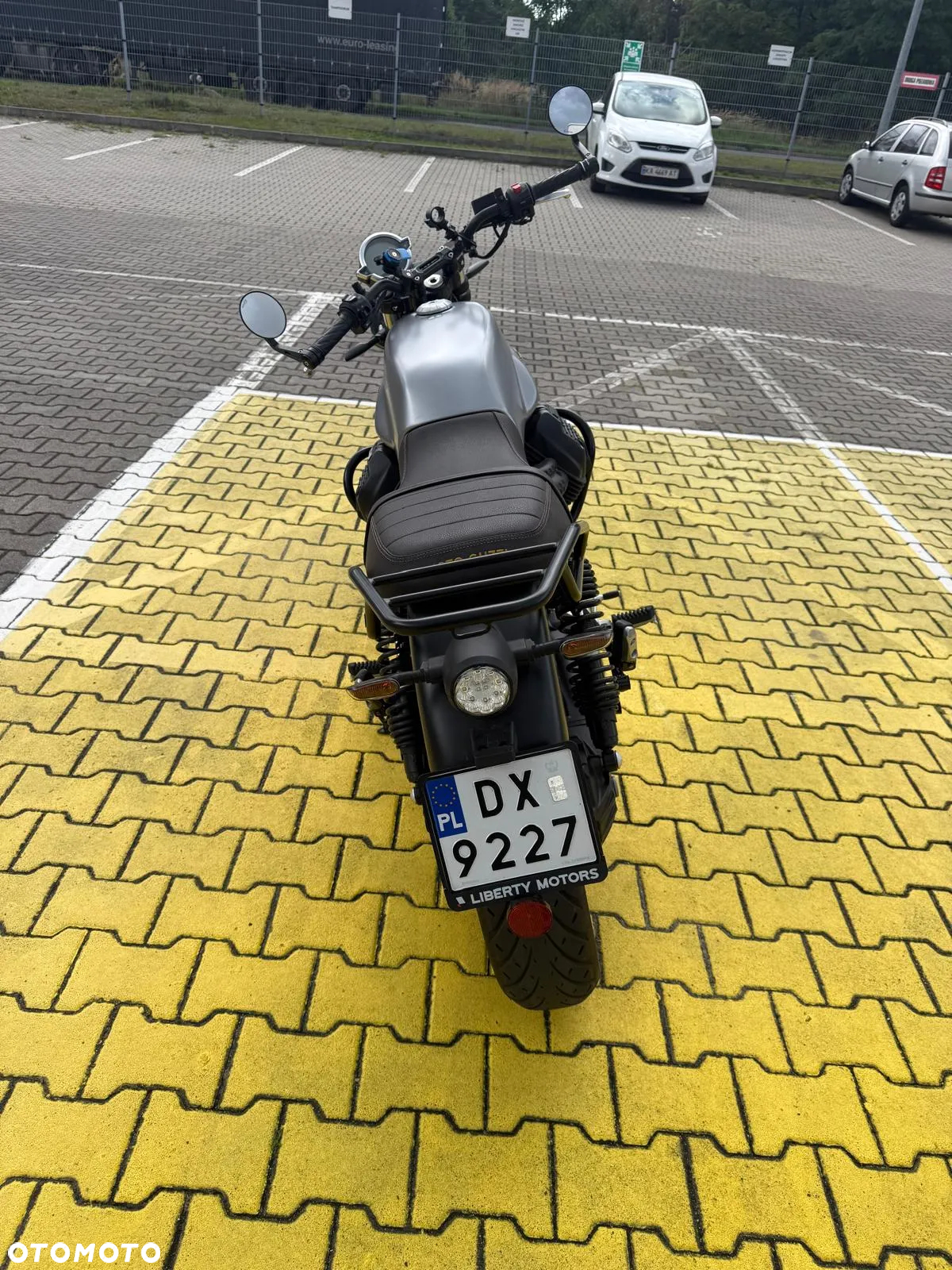 Moto Guzzi V7 - 4