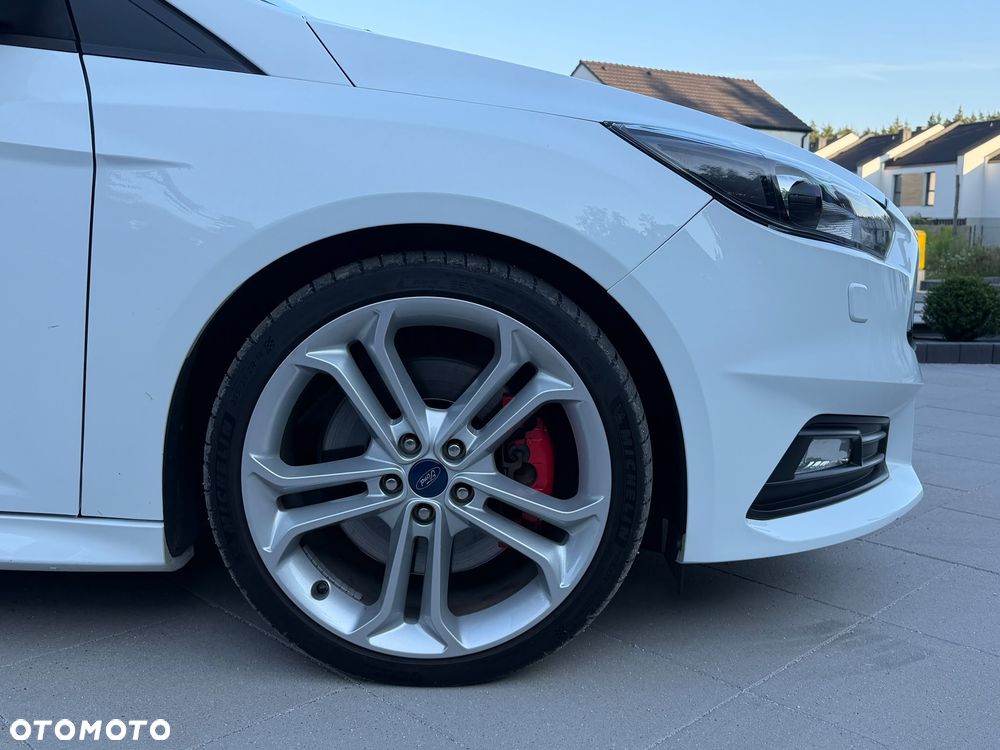 Ford Focus 2.0 EcoBoost ST mit Leder-Exclusiv-Paket - 5