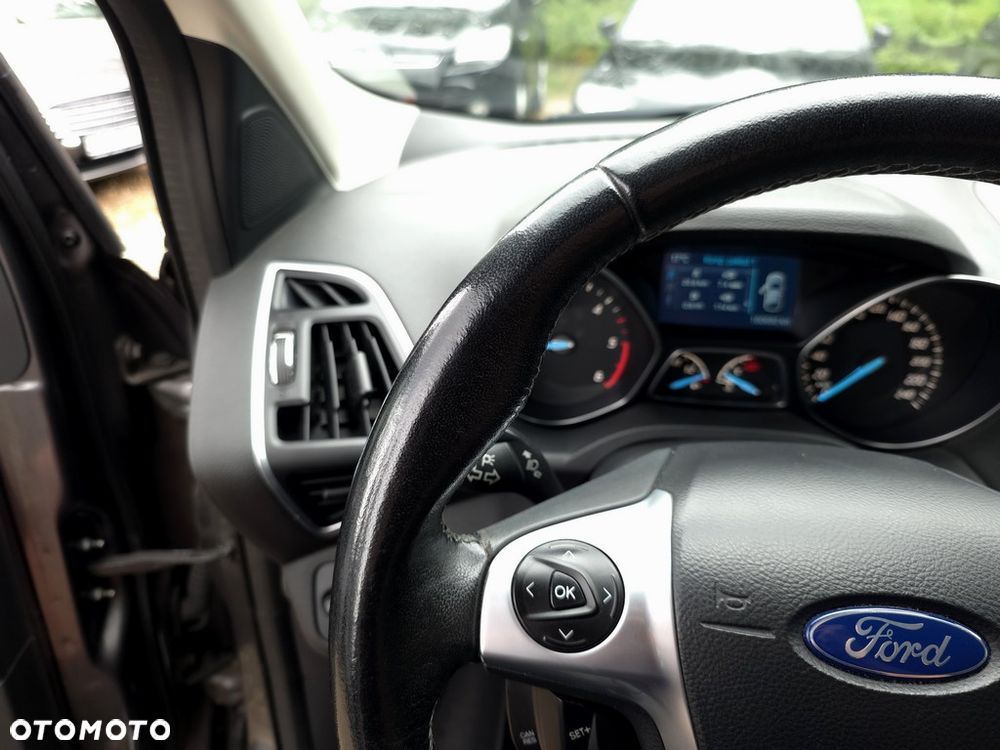 Ford Kuga 2.0 TDCi FWD Titanium - 24