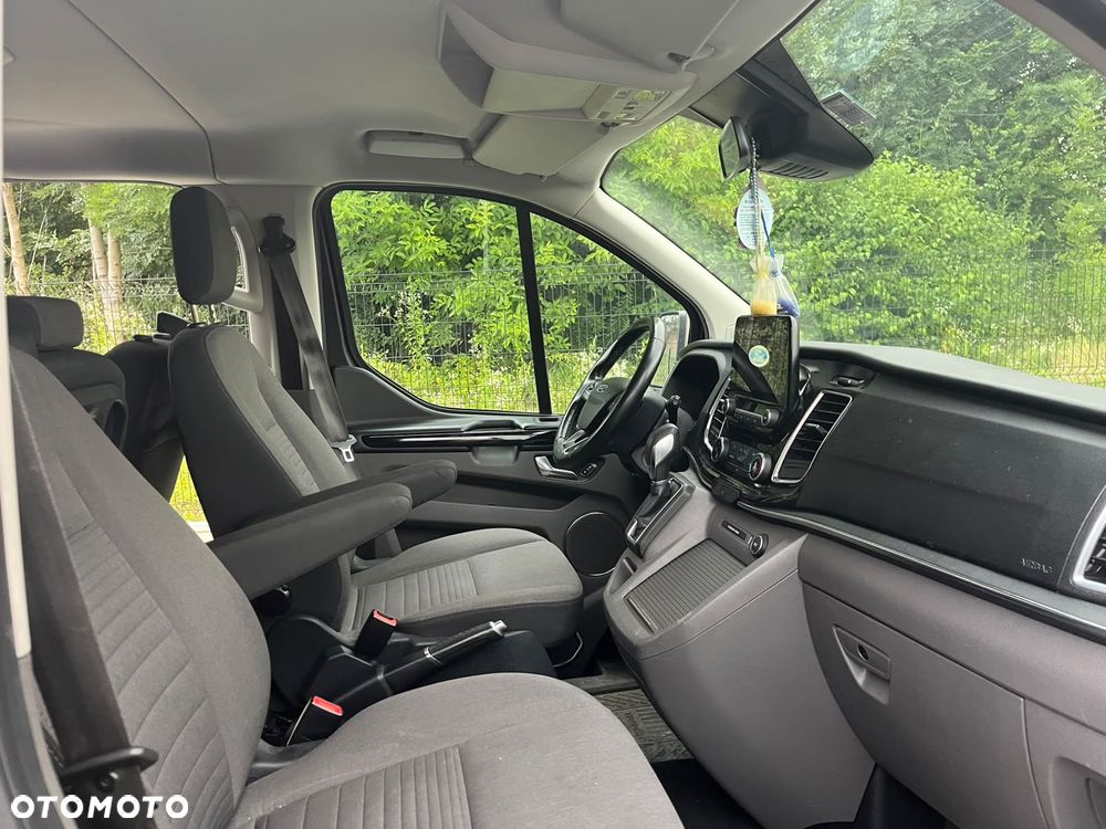 Ford Tourneo Custom - 18