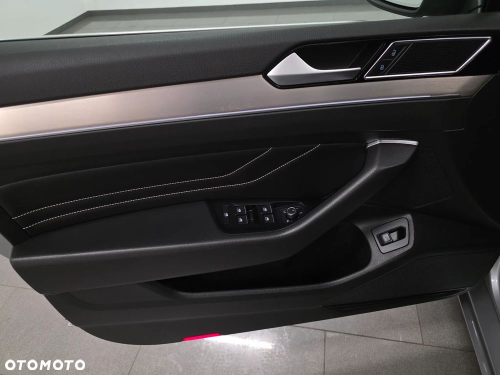 Volkswagen Passat - 23