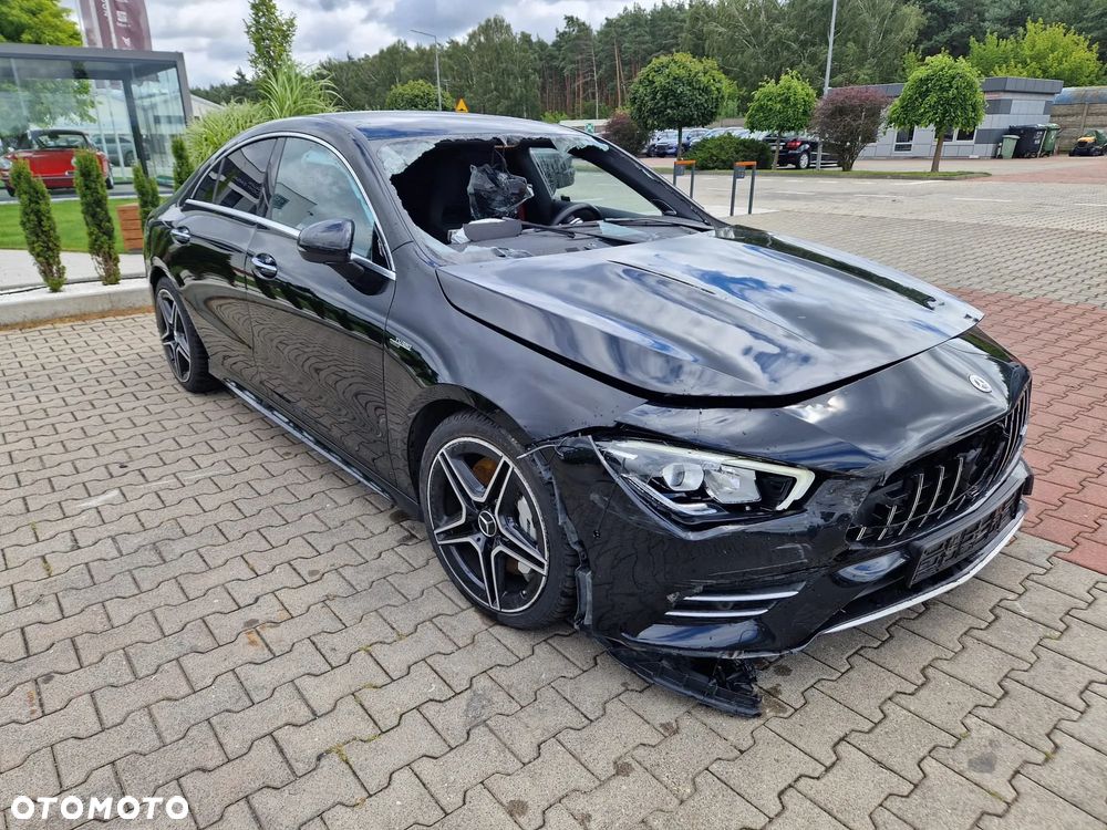 Mercedes-Benz CLA AMG 35 4-Matic 7G-DCT - 2