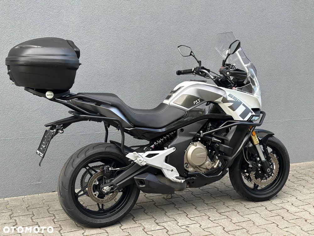 CFMoto 650 MT - 4