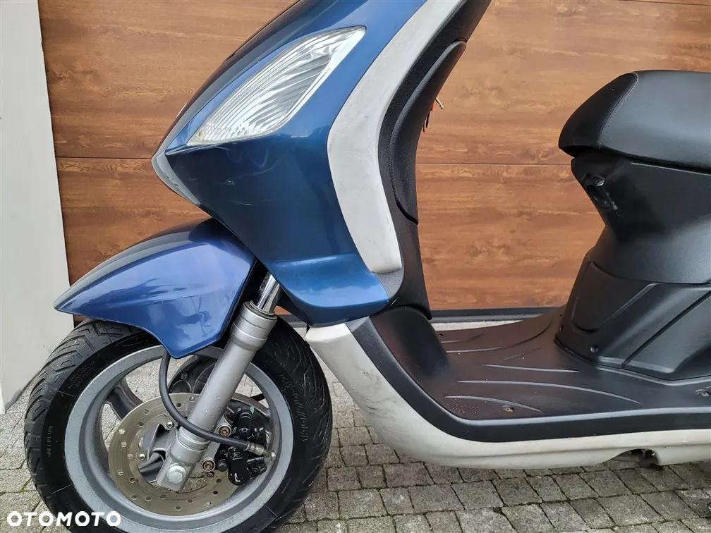 Piaggio FLY - 7