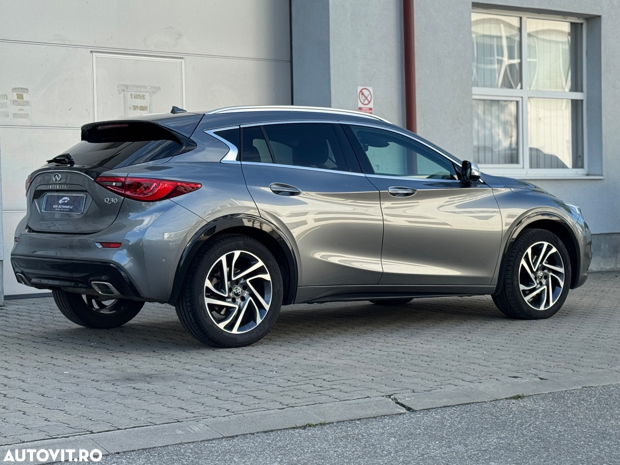 Infiniti Q30 1.5d Premium Tech - 4