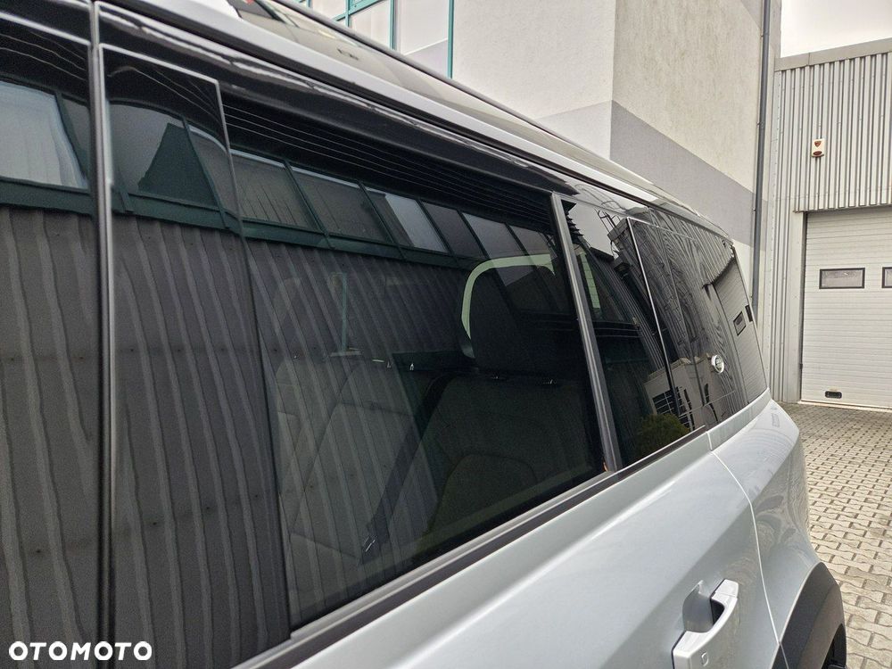 Land Rover Defender - 14