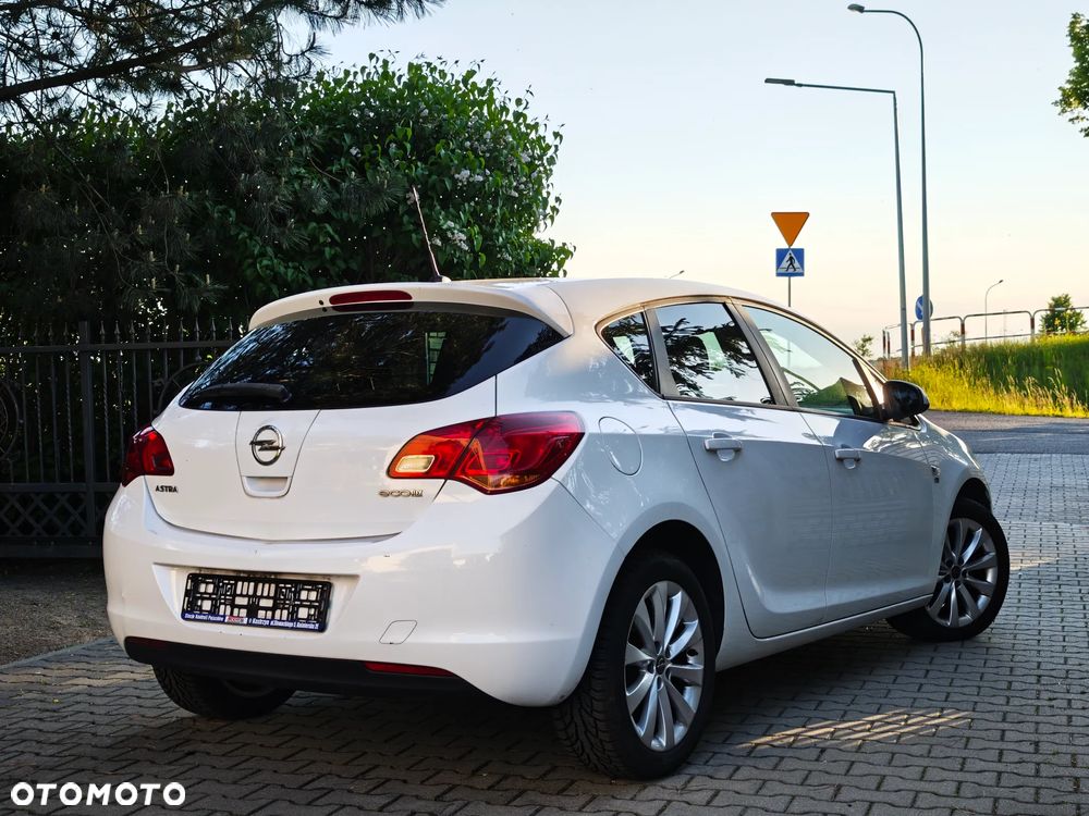 Opel Astra 1.4 Innovation - 33