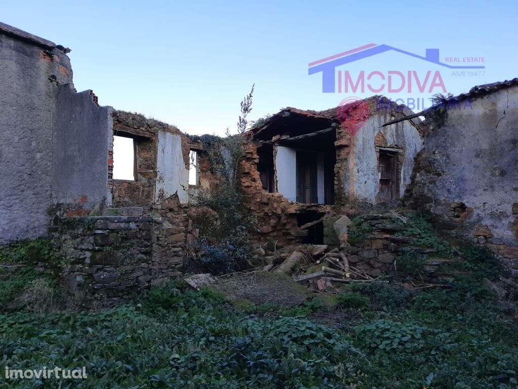 Ruínas para reabilitação em Castanheira de Pera - Grande imagem: 4/15