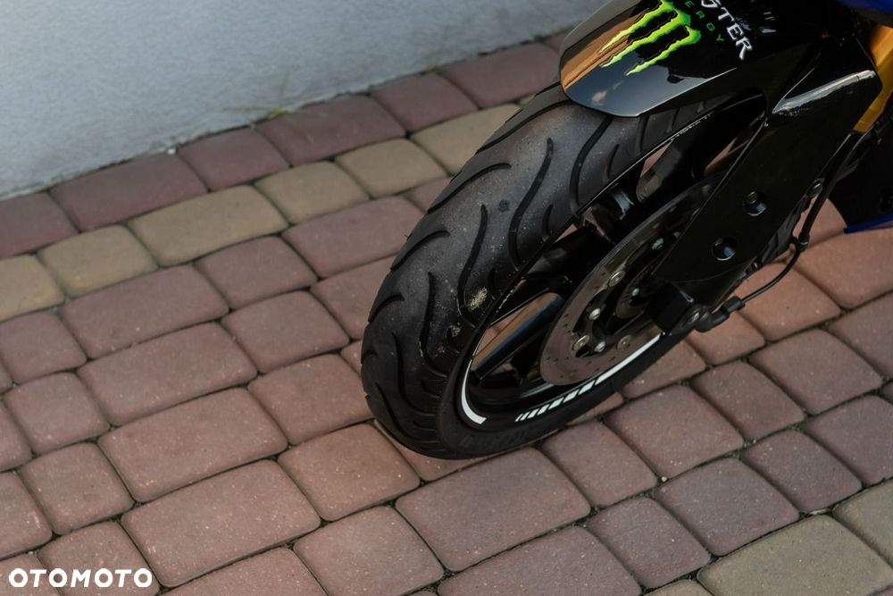 Yamaha YZF - 8