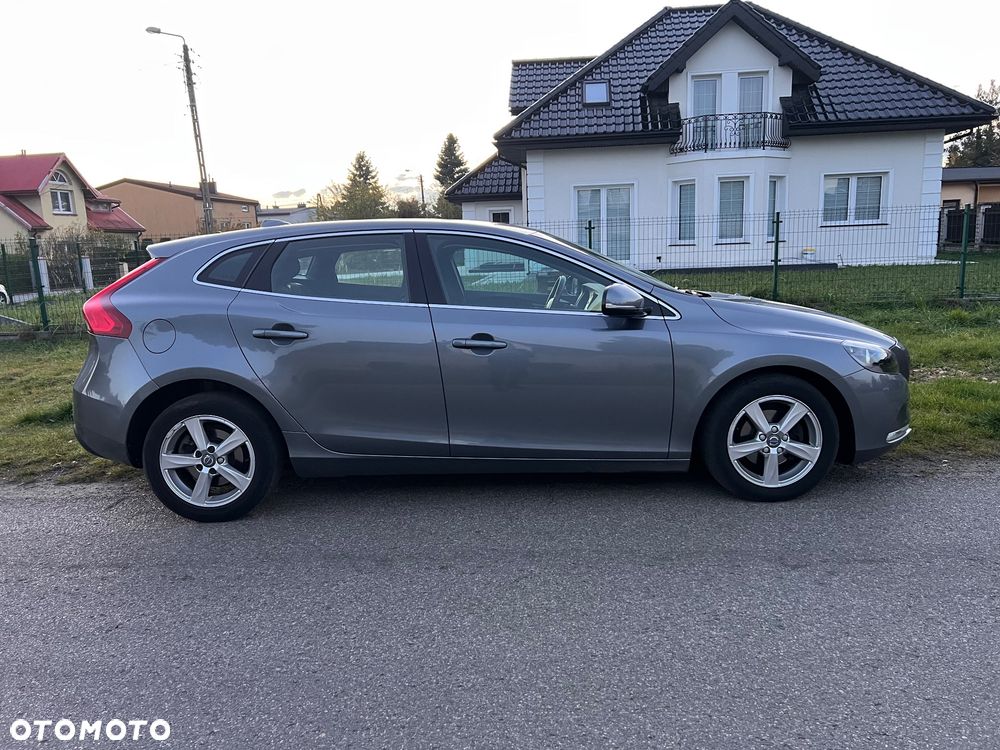 Volvo V40 D2 Momentum - 11