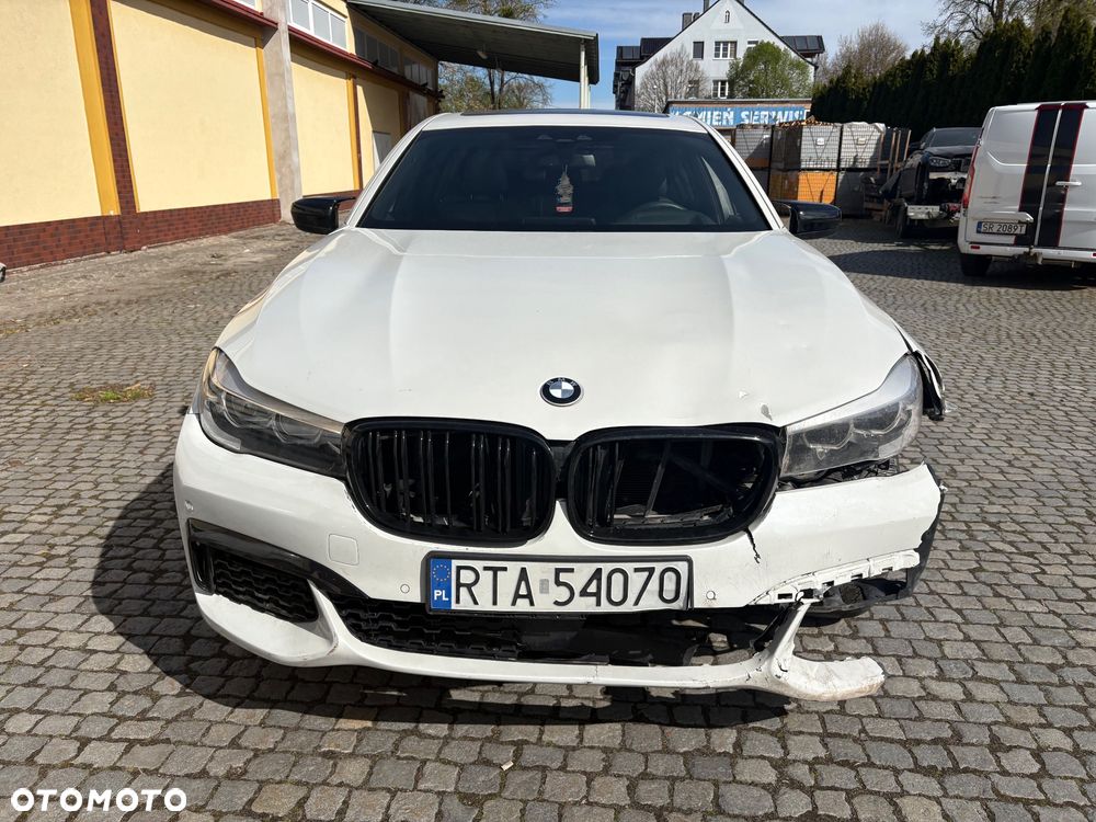 BMW Seria 7 740Li - 4