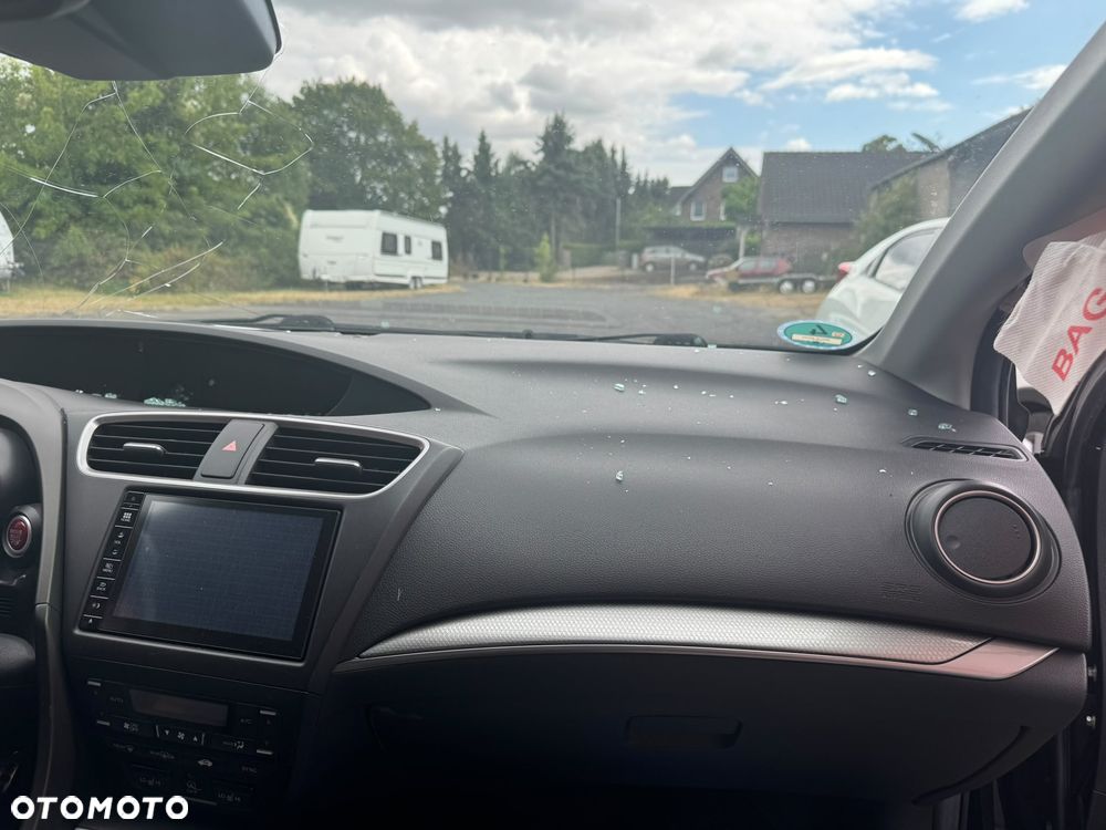 Honda Civic 1.6 i-DTEC Executive Black Edition - 10