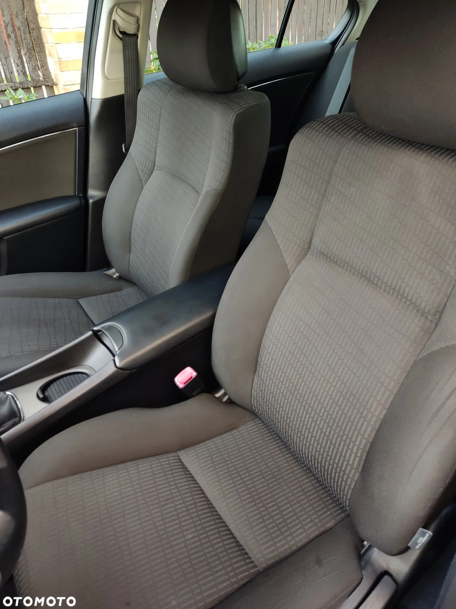 Toyota Avensis - 22