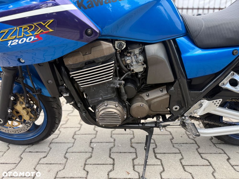 Kawasaki ZRX - 18