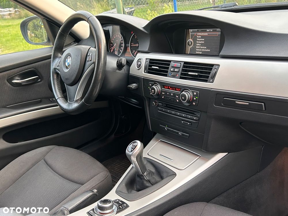 BMW Seria 3 316d Edition Luxury Line Purity - 32