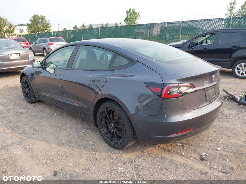 Tesla Model 3 Langstreckenbatterie Allradantrieb Dual Motor - 7