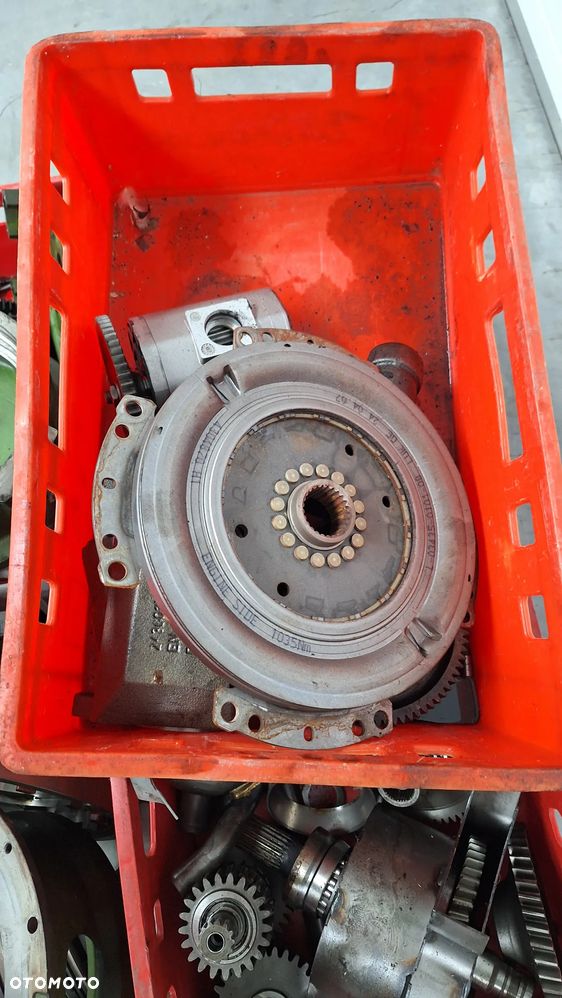 Massey Ferguson Dyna 6 hitch skrzynia wałek kosz obudowa 6480 6465 6475 - 4