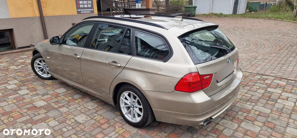 BMW Seria 3 320d DPF Edition Sport - 25
