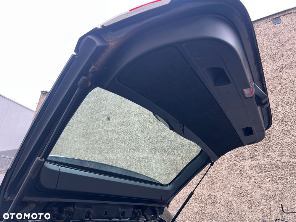 Osłona obudowa tylnej klapy bagażnika czarna m pakiet e91