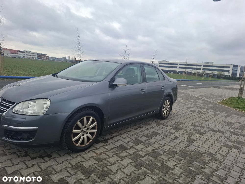 Volkswagen Jetta 1.4 TSI Trendline - 4