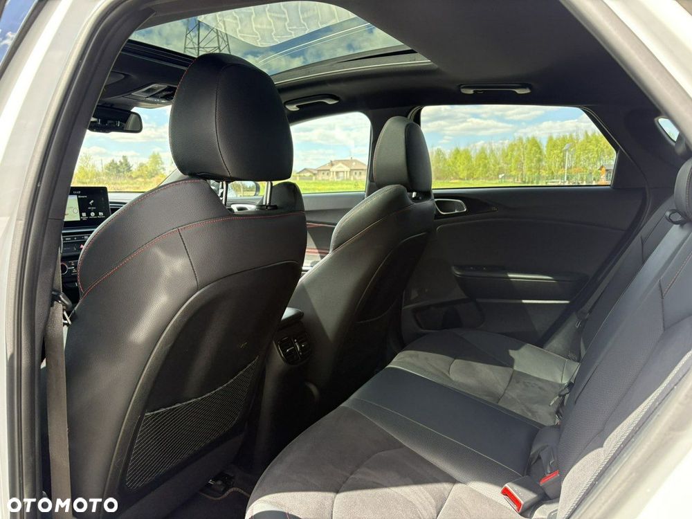 Kia ProCeed 1.6 T-GDI GT - 10