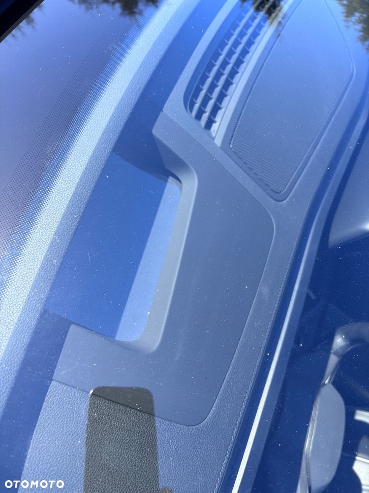 Volkswagen Passat Variant 2.0 TDI SCR 4Motion DSG Elegance - 32