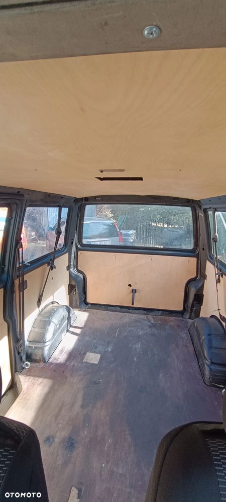 Volkswagen Transporter - 6