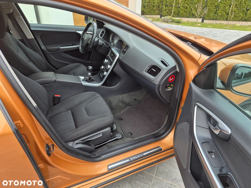 Volvo V60 DRIVe Momentum - 5