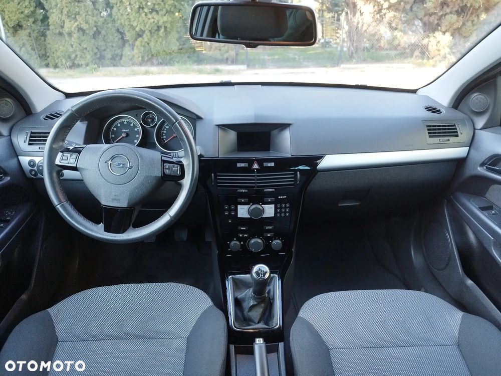 Opel Astra 1.8 Sport - 17