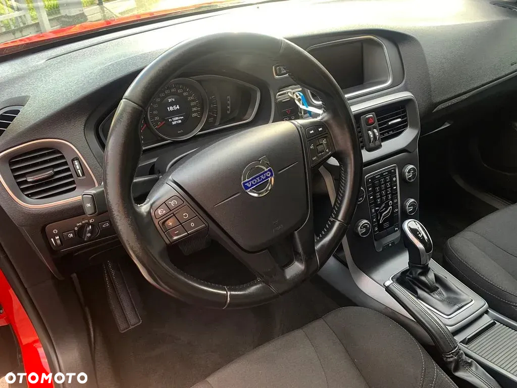 Volvo V40 - 24