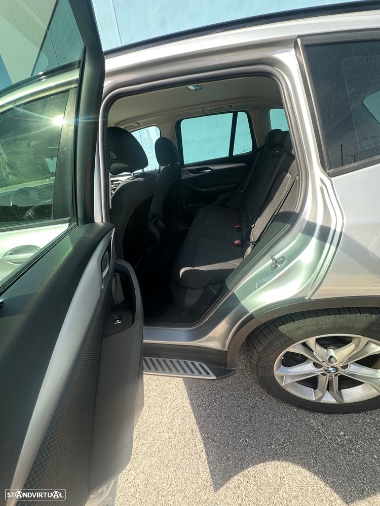 BMW X3 20 d xDrive Line Luxury - 9