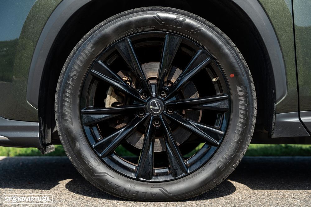 Lexus NX 450h+ F Sport - 32