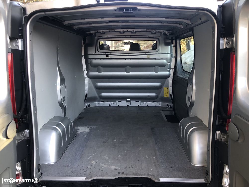 Renault Trafic 2.0 dCi L1H1 - 19