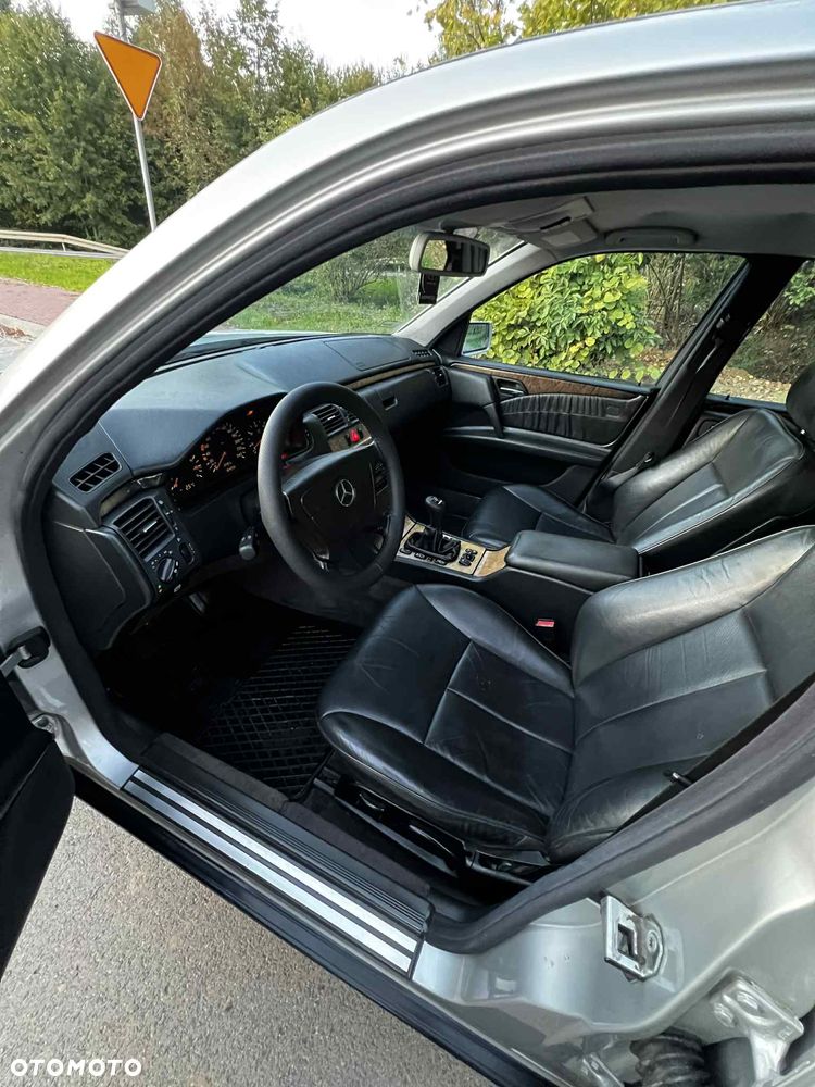 Mercedes-Benz Klasa E 220 CDI Avantgarde - 16