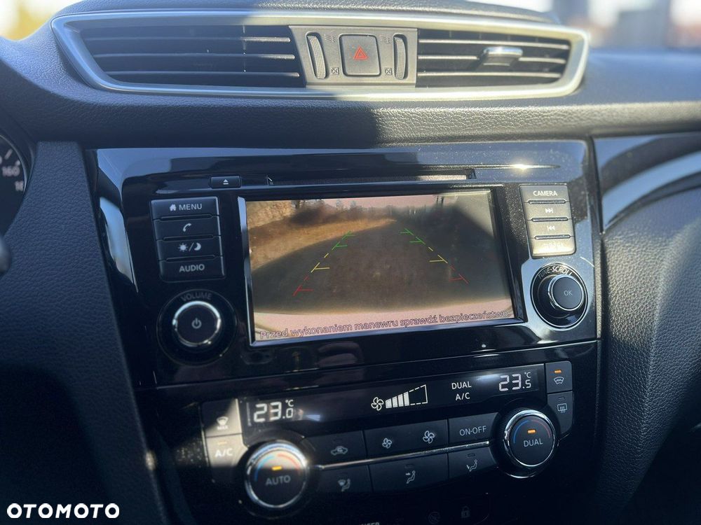 Nissan Qashqai 1.3 DIG-T N-Connecta EU6d - 32