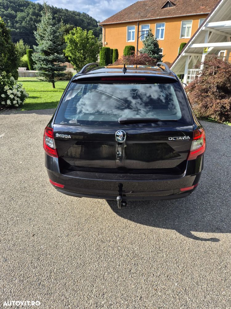 Skoda Octavia 1.6 TDI DSG Ambition - 4